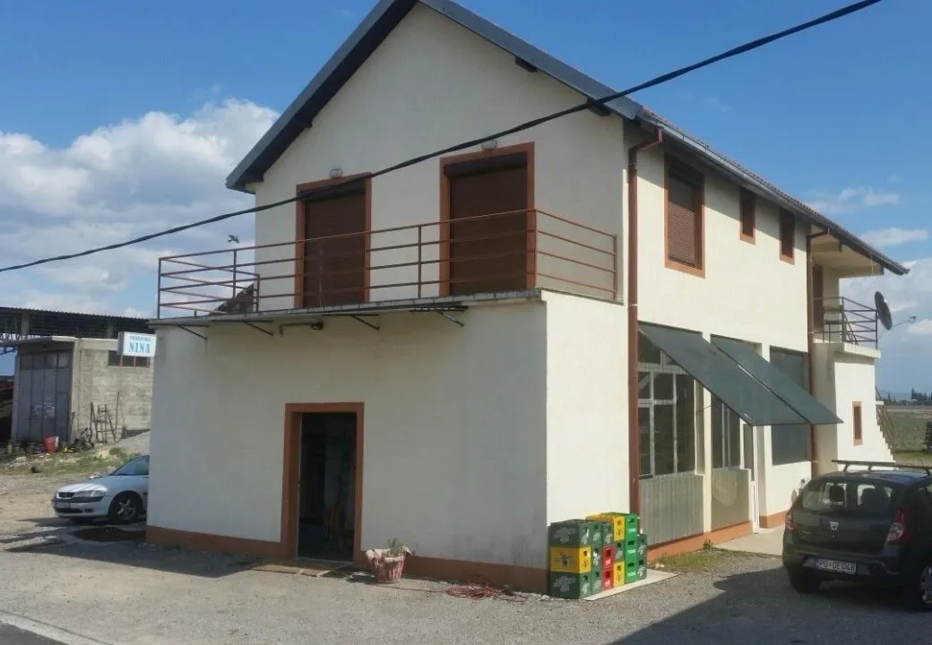 Rent, house, 300m², Cijevna, Podgorica
