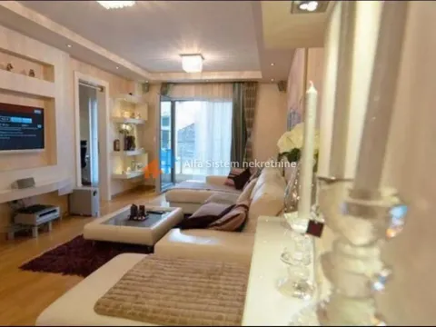 Izdavanje, trosoban stan, 83m², Stari Grad, Beograd - image 16
