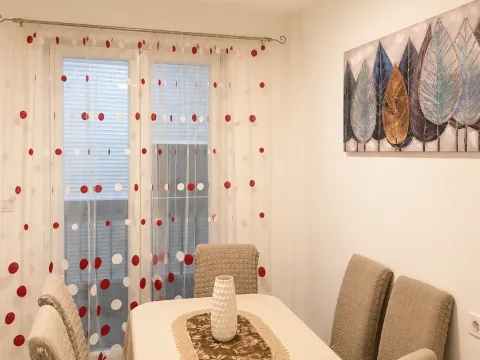 Izdavanje, dvosoban stan, 100m², Preko Morače, Podgorica - image 4