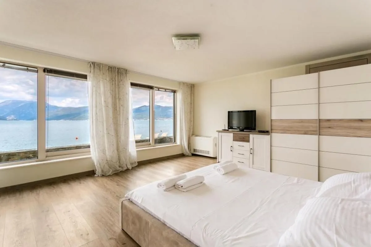 Sale, house, 240m², Krašići, Tivat