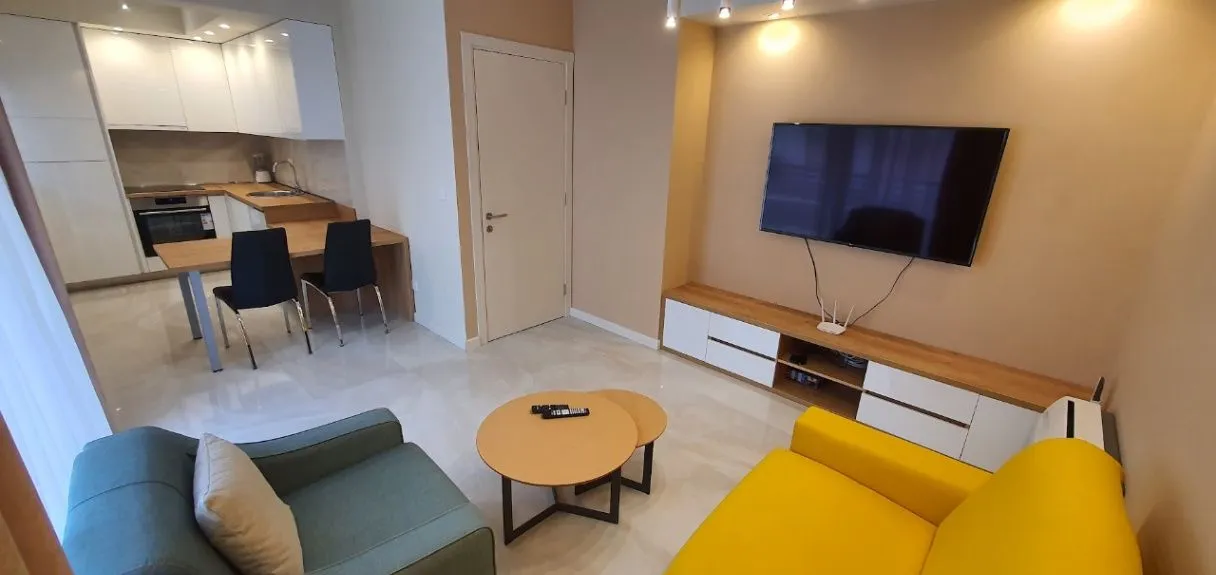 Izdavanje, dvosoban stan, 55m², Kalimanj, Tivat