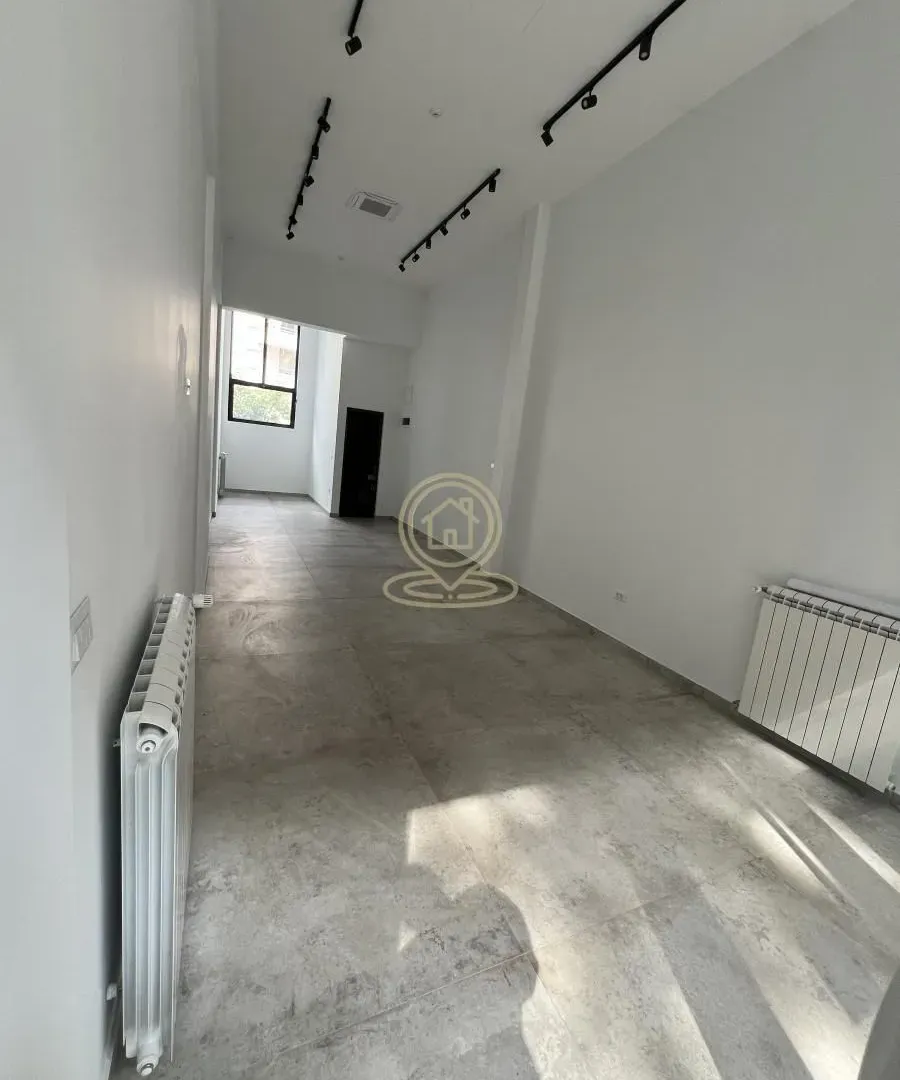 Izdavanje, poslovni prostor, 45m², Cvetkova Pijaca, Zvezdara Sve Podlokacije