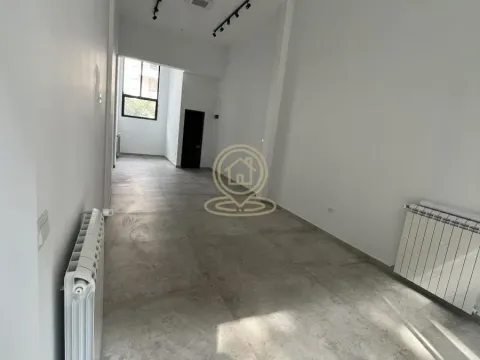 Izdavanje, poslovni prostor, 45m², Cvetkova Pijaca, Zvezdara Sve Podlokacije - image 2