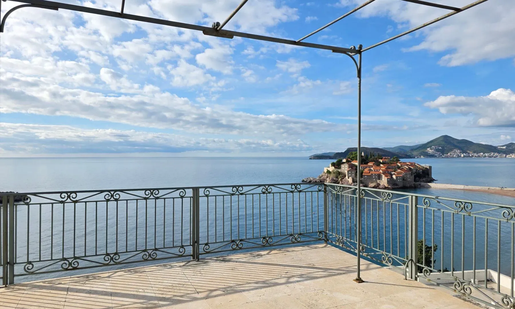 Prodaja, ugostiteljski objekat, 1200m², Sveti Stefan, Budva