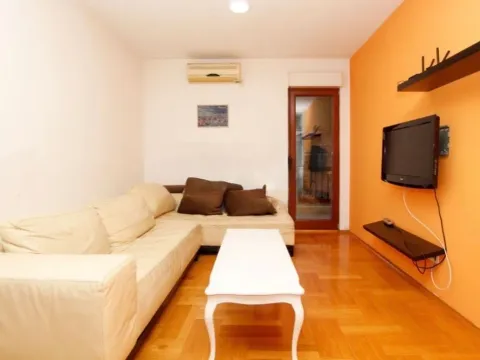 Stan in Stari Aerodrom