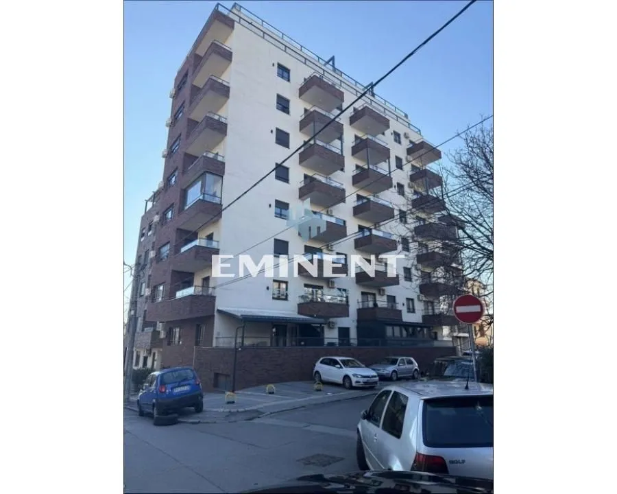 Izdavanje, trosoban stan, 56m², Južni Bulevar, Vračar Sve Podlokacije