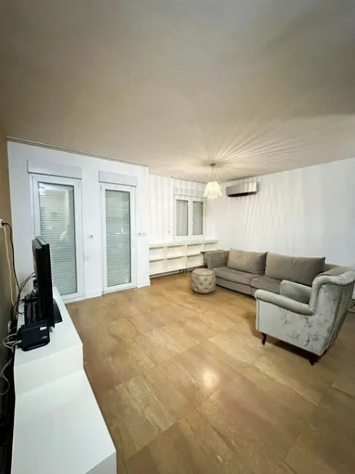 Izdavanje, jednosoban stan, 64m², City Kvart, Podgorica