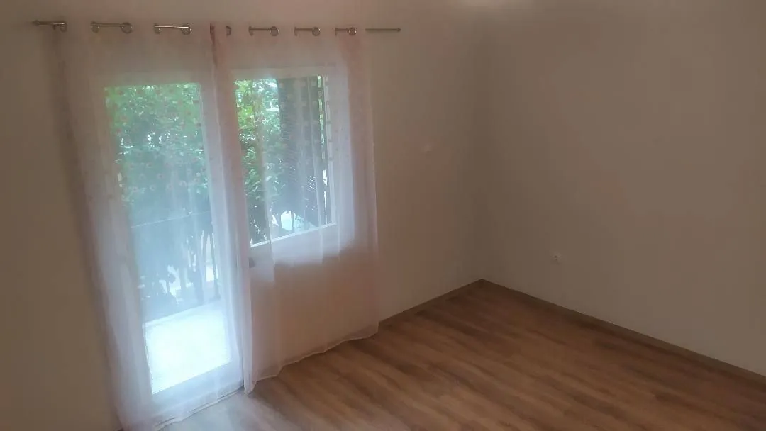 Izdavanje, dvosoban stan, 90m², Gorica C, Podgorica