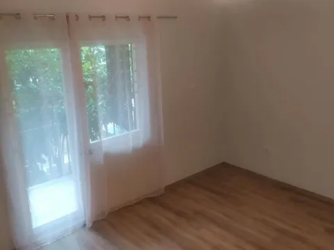 Izdavanje, dvosoban stan, 90m², Gorica C, Podgorica - image 4