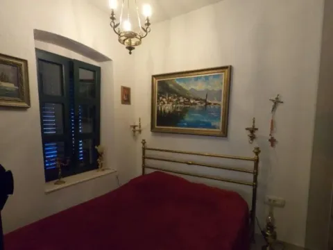 Prodaja, jednosoban stan, 45m², Stari Grad, Herceg Novi - image 2