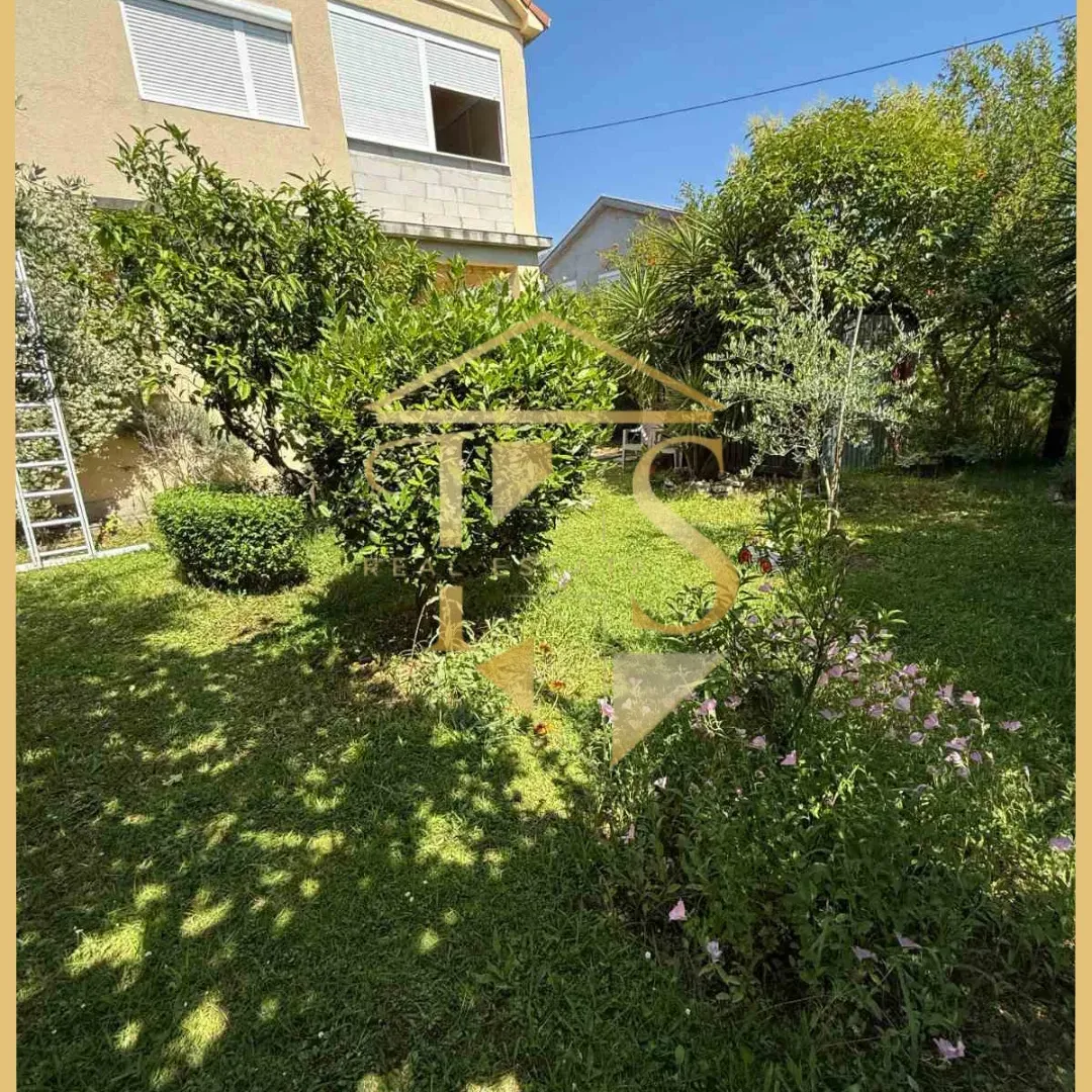 Izdavanje, jednosoban stan, 84m², Dumidran, Tivat