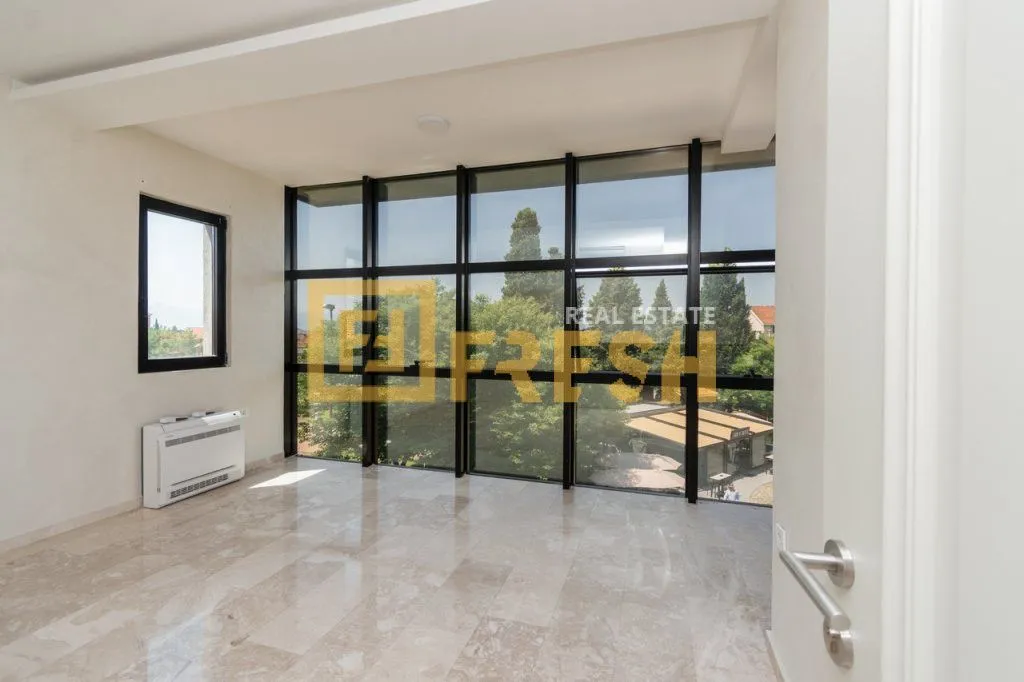 Rent, office space, 500m², Tuzi, Podgorica