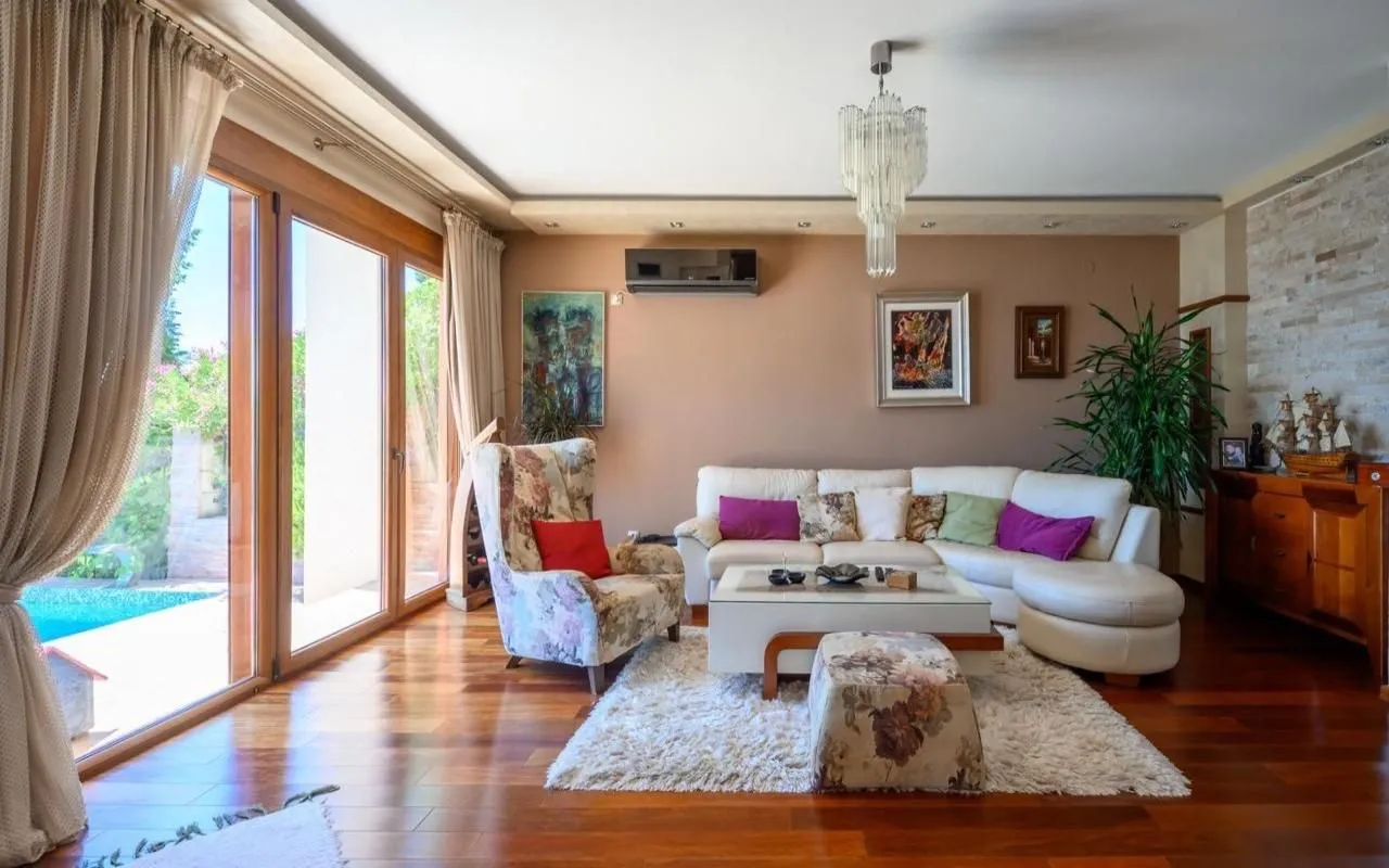 Sale, house, 255m², Šušanj, Bar