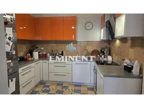 Izdavanje, trosoban stan, 73m², Slavija, Vračar Sve Podlokacije - image 2