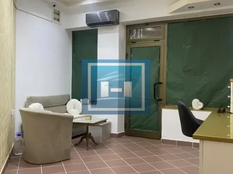 Izdavanje, poslovni prostor, 37m², Centar, Paraćin - image 1