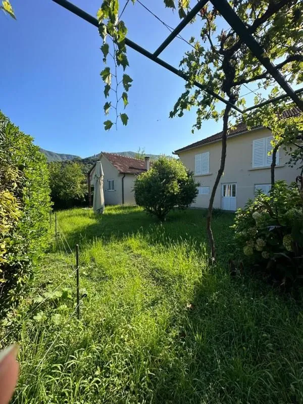 Sale, house, 260m², Zelenika, Podgorica