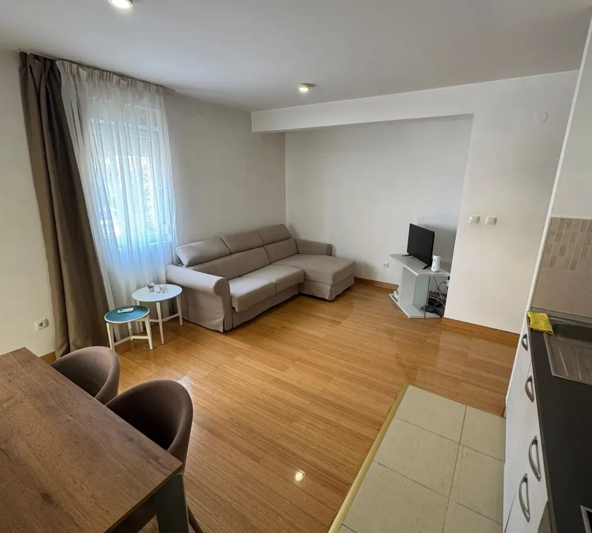 Rent, one bedroom apartment, 38m², Budva okolina, Budva