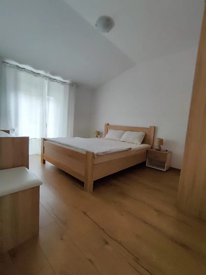 Rent, one bedroom apartment, 70m², Škaljari, Kotor