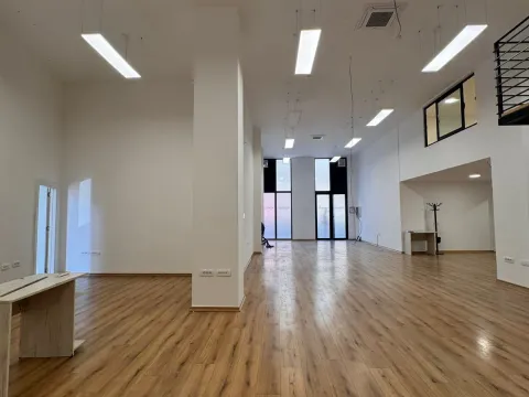 Rent, four bedroom apartment, 200m², Bečići, Budva - image 4