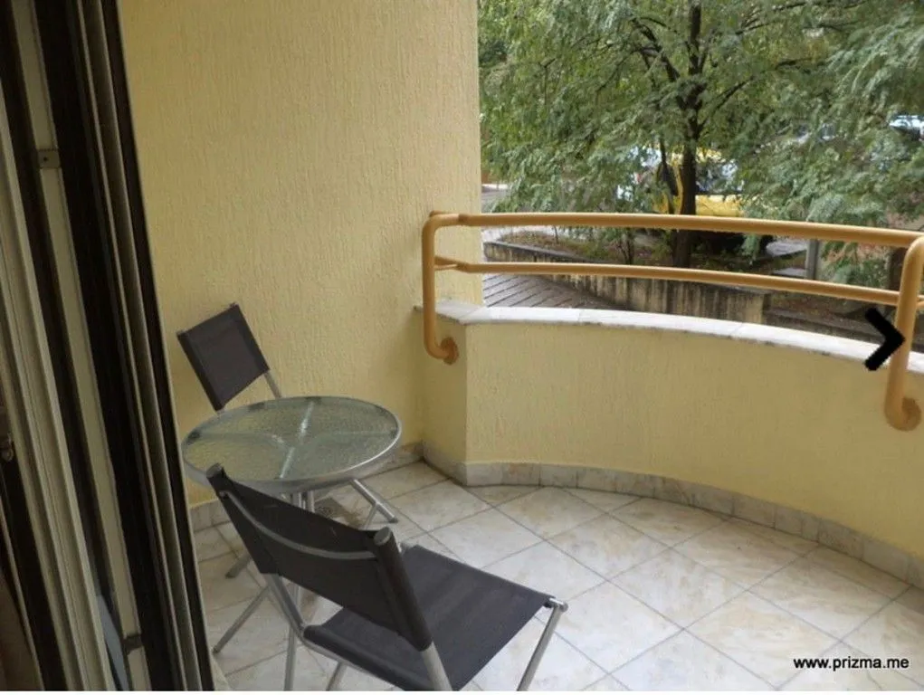 Izdavanje, dvosoban stan, 75m², Gorica C, Podgorica