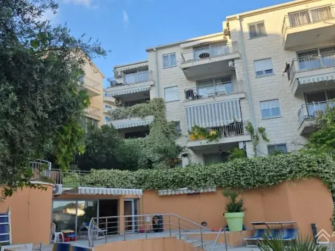 Sale, one bedroom apartment, 50m², Petrovac, Budva - image 15