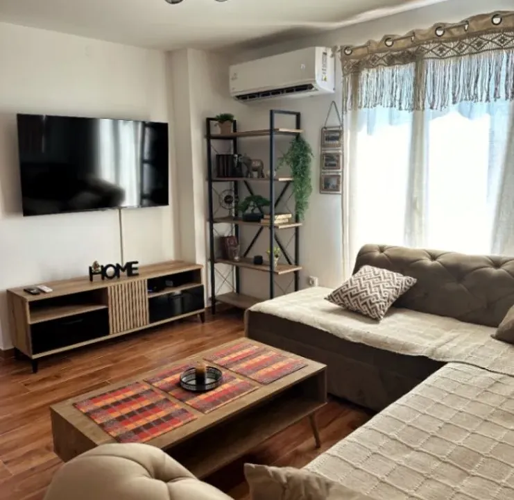 Izdavanje, trosoban stan, 120m², Mrčevac, Tivat