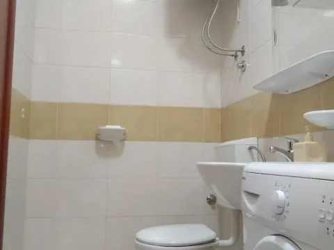 Izdavanje, jednosoban stan, 39m², Sveti Stasije, Kotor - image 5