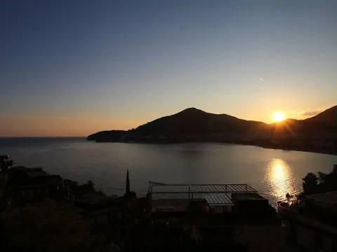 Izdavanje, trosoban stan, 198m², Budva, Crna Gora - image 3