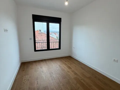 Izdavanje, trosoban stan, 113m², Preko Morače, Podgorica - image 6