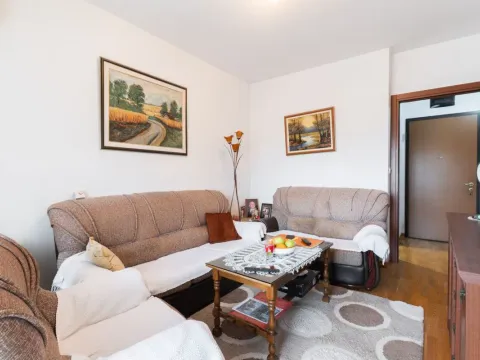 Prodaja, dvosoban stan, 53m², City Kvart, Podgorica - image 2