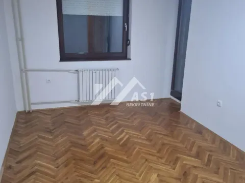 Izdavanje, četvorosoban stan, 96m², Rotkvarija, Novi Sad Sve Podlokacije - image 7