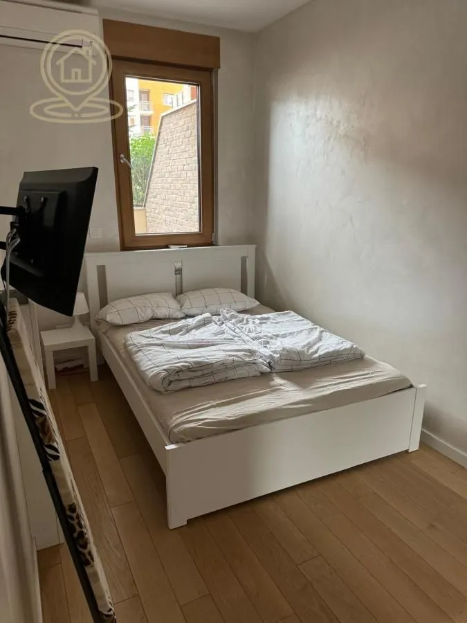 Izdavanje, dvosoban stan, 55m², Novi Beograd Blok 67, Novi Beograd Sve Podlokacije