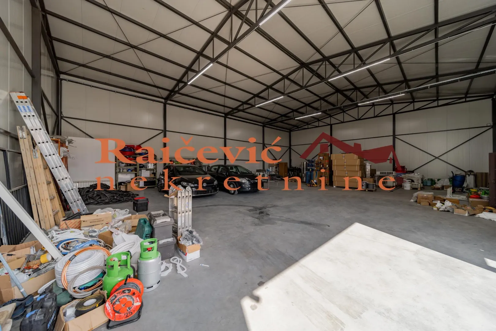 Rent, office space, 310m², Palilula, Niš