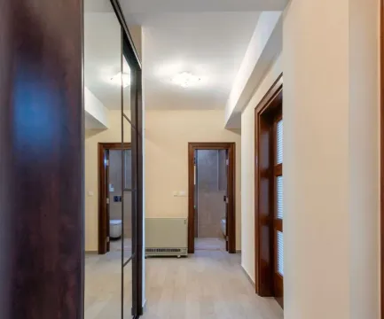Izdavanje, trosoban stan, 141m², Škaljari, Kotor - image 13