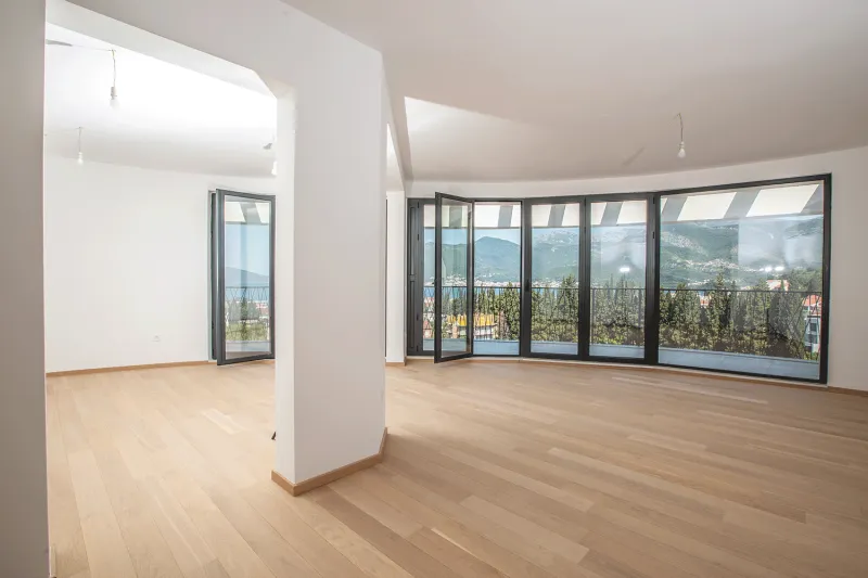 Prodaja, trosoban stan, 143m², Tivat, Crna Gora