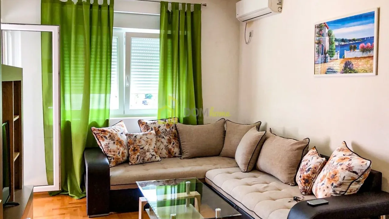 Izdavanje, jednosoban stan, 53m², Budva, Crna Gora