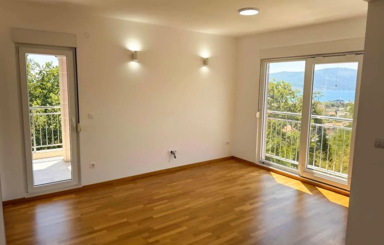 Sale, two bedroom apartment, 72m², Tivat, Crna Gora