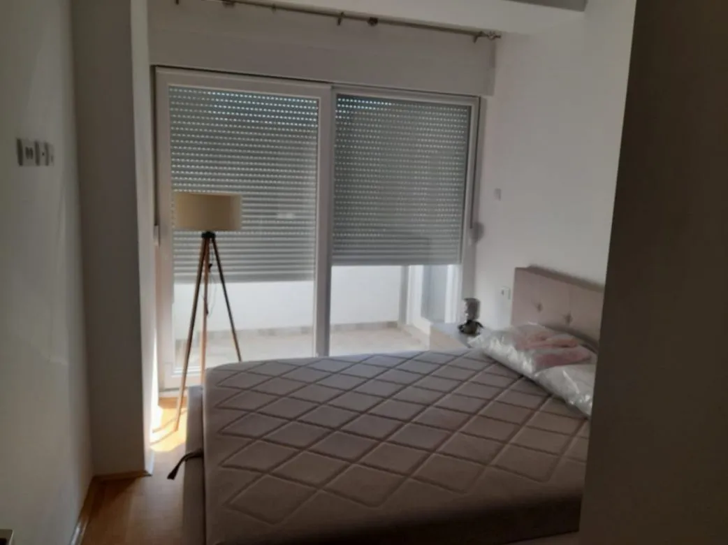 Izdavanje, jednosoban stan, 44m², Stari Aerodrom, Podgorica