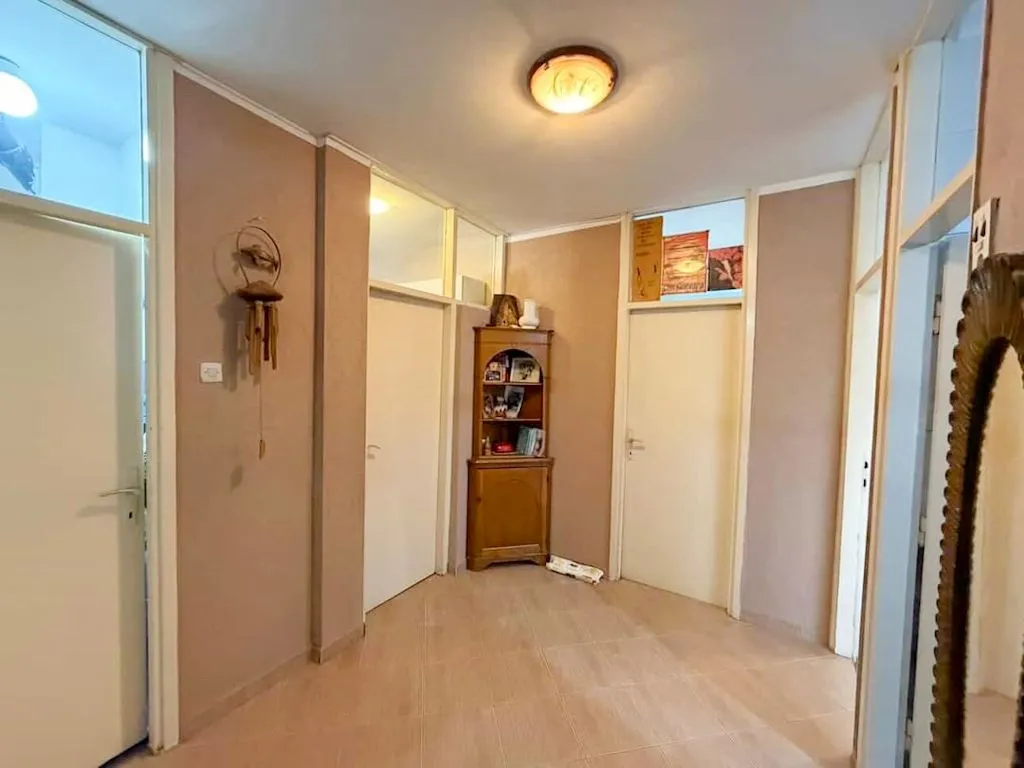 Prodaja, dvosoban stan, 83m², Momišići, Podgorica