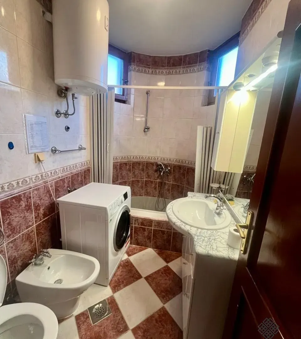 Izdavanje, trosoban stan, 120m², Ibričevina, Podgorica