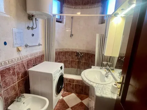 Izdavanje, trosoban stan, 120m², Ibričevina, Podgorica - image 10