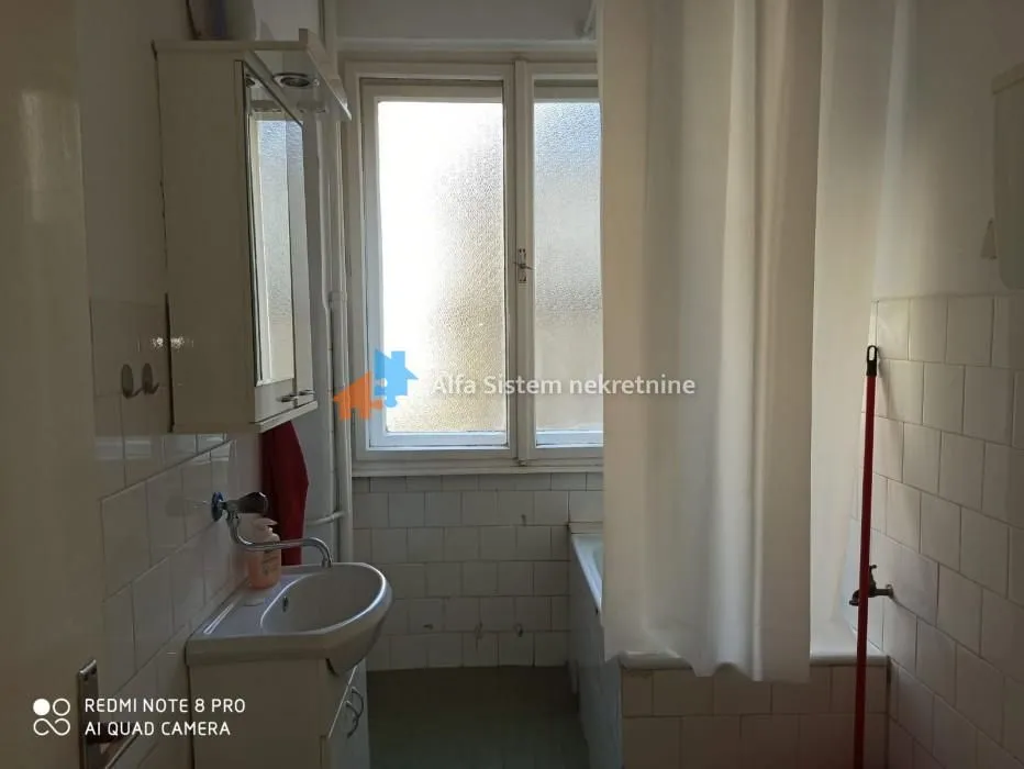 Izdavanje, trosoban stan, 70m², Stari Grad, Beograd