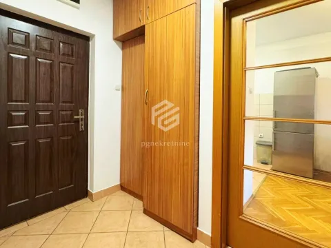 Izdavanje, dvosoban stan, 61m², Blok 9, Podgorica - image 12