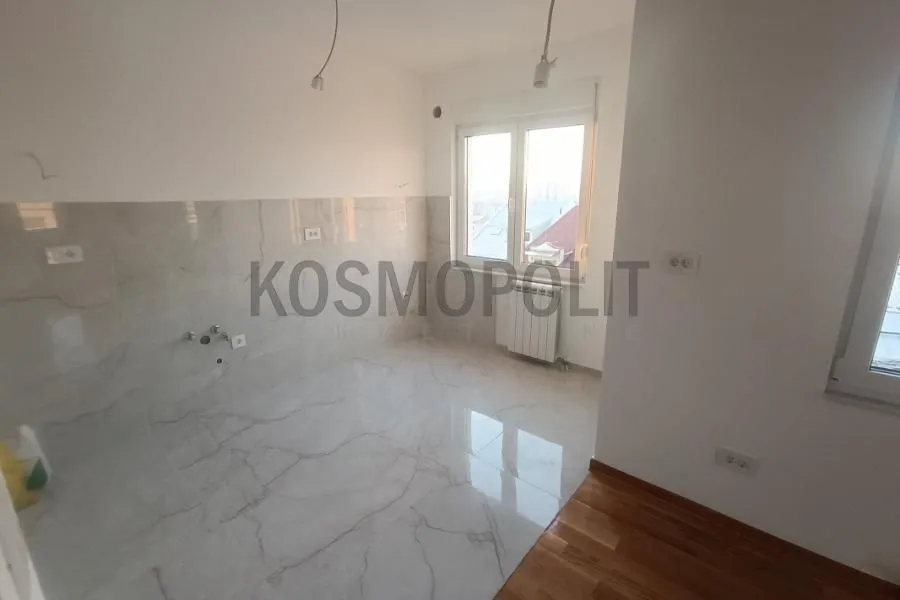 Prodaja, četvorosoban stan, 114m², Bulbulder, Zvezdara Sve Podlokacije