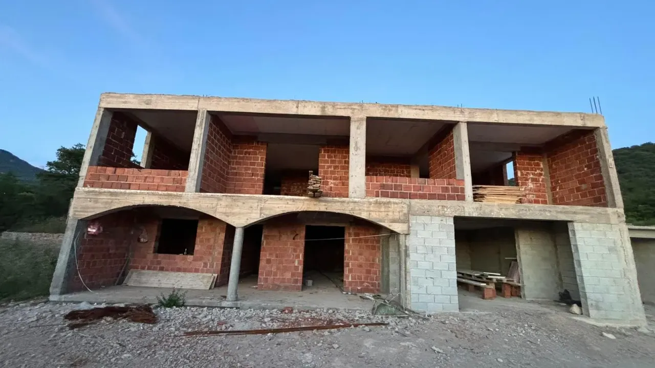 Prodaja, kuća, 440m², Bar, Crna Gora