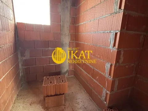 Prodaja, trosoban stan, 69m², Centar, Stara Pazova - image 4