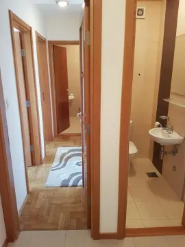 Izdavanje, dvosoban stan, 81m², Centar, Podgorica - image 8