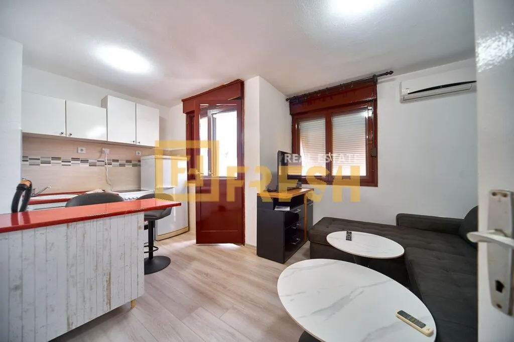 Rent, studio apartment, 30m², Stari Aerodrom, Podgorica
