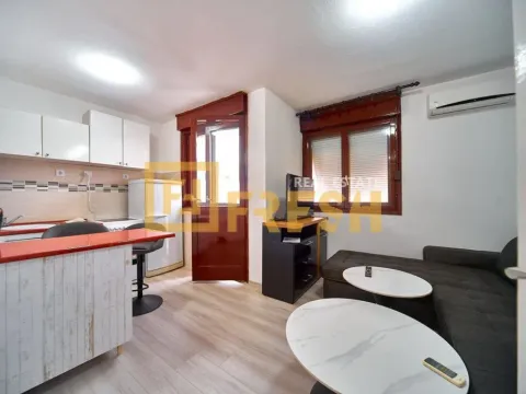 Rent, studio apartment, 30m², Stari Aerodrom, Podgorica - image 1