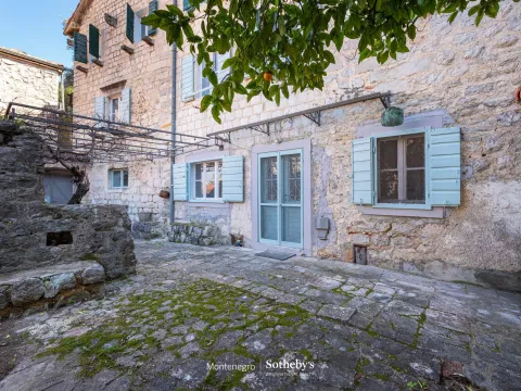 Sale, two bedroom apartment, 163m², Stari Grad Kotor, Kotor - image 14